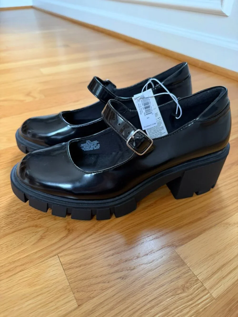 NWT Old Navy | Chunky Lug Sole Mary Jane Heels | Black, 9.5